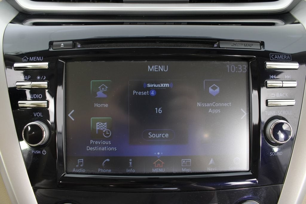 2016 Nissan Murano — interior view